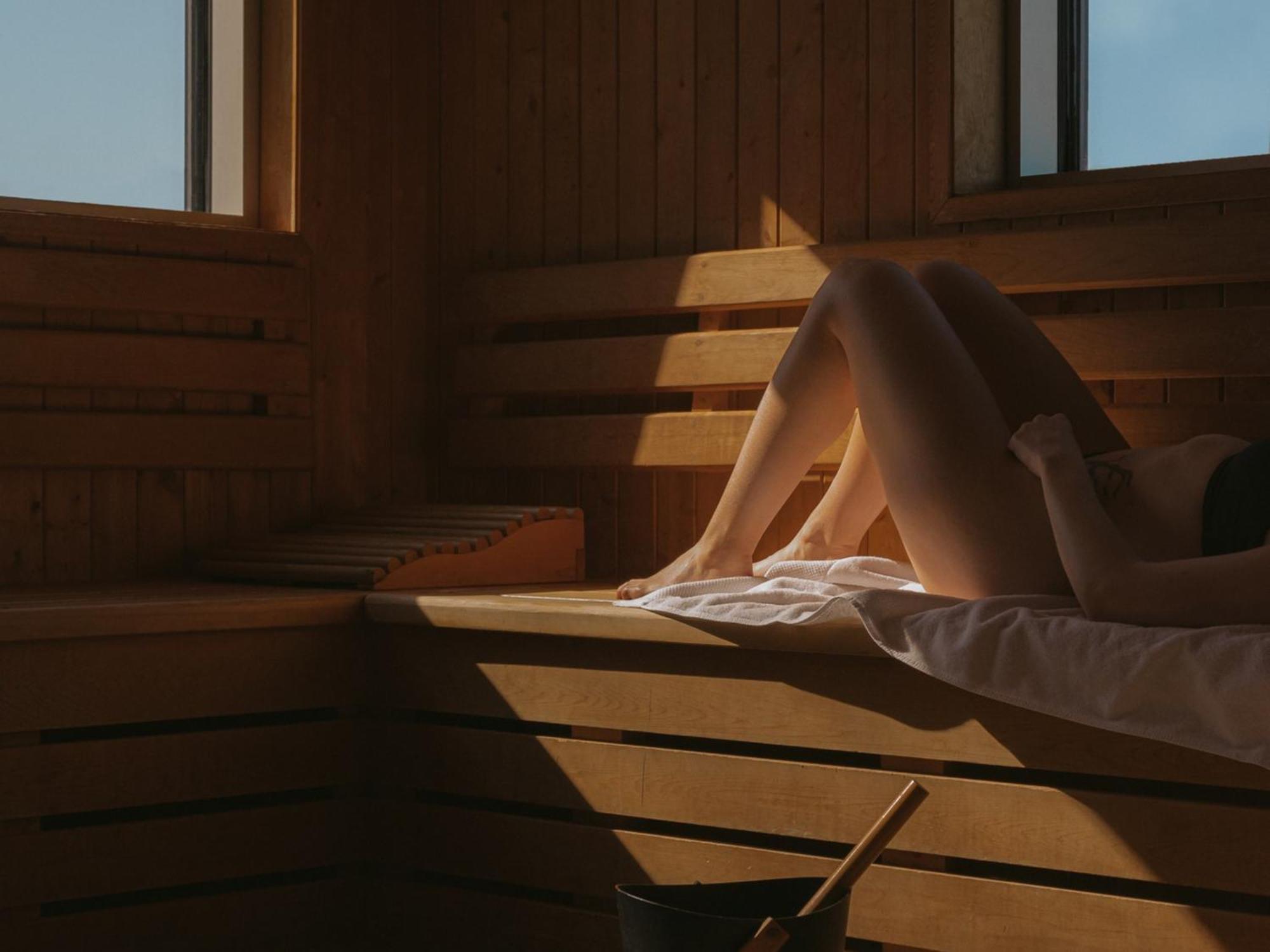 Otl Gouverneur Chicoutimi Dış mekan fotoğraf Sauna bathing